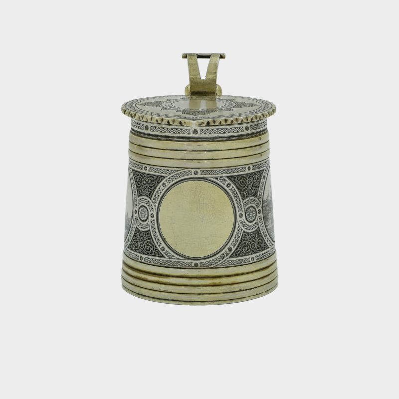 Russian niello and silver-gilt tankard with circular roundels depicting views of Moscow